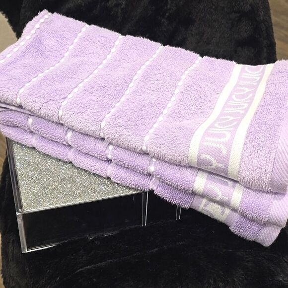 Juicy Couture JUICY Logo Etched Hand Towels - Picture 7 of 9